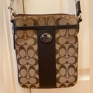 🎁🎄Coach Brown Crossbody Purse